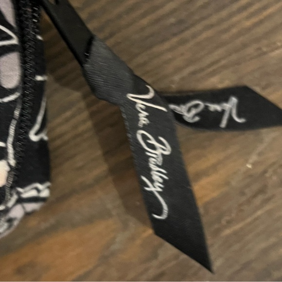 Gently used Vera Bradley make up bag. Med-lg - Picture 4 of 4